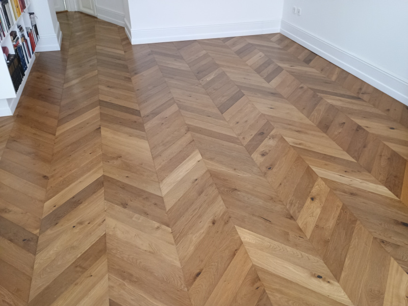 Chevron Tamburello füstölt tölgy